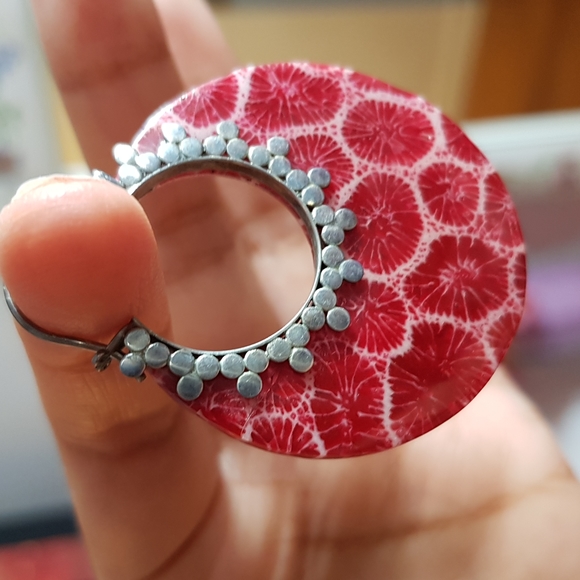 2 Sets Of Artisanal Handmade Earrings - Picture 16 of 17